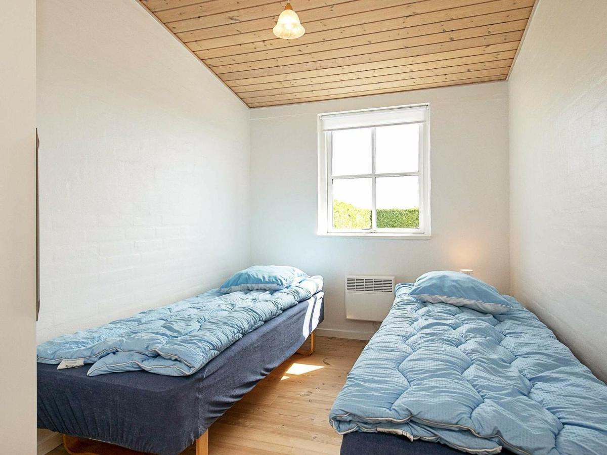 6 Person Holiday Home In Fåborg Стая снимка
