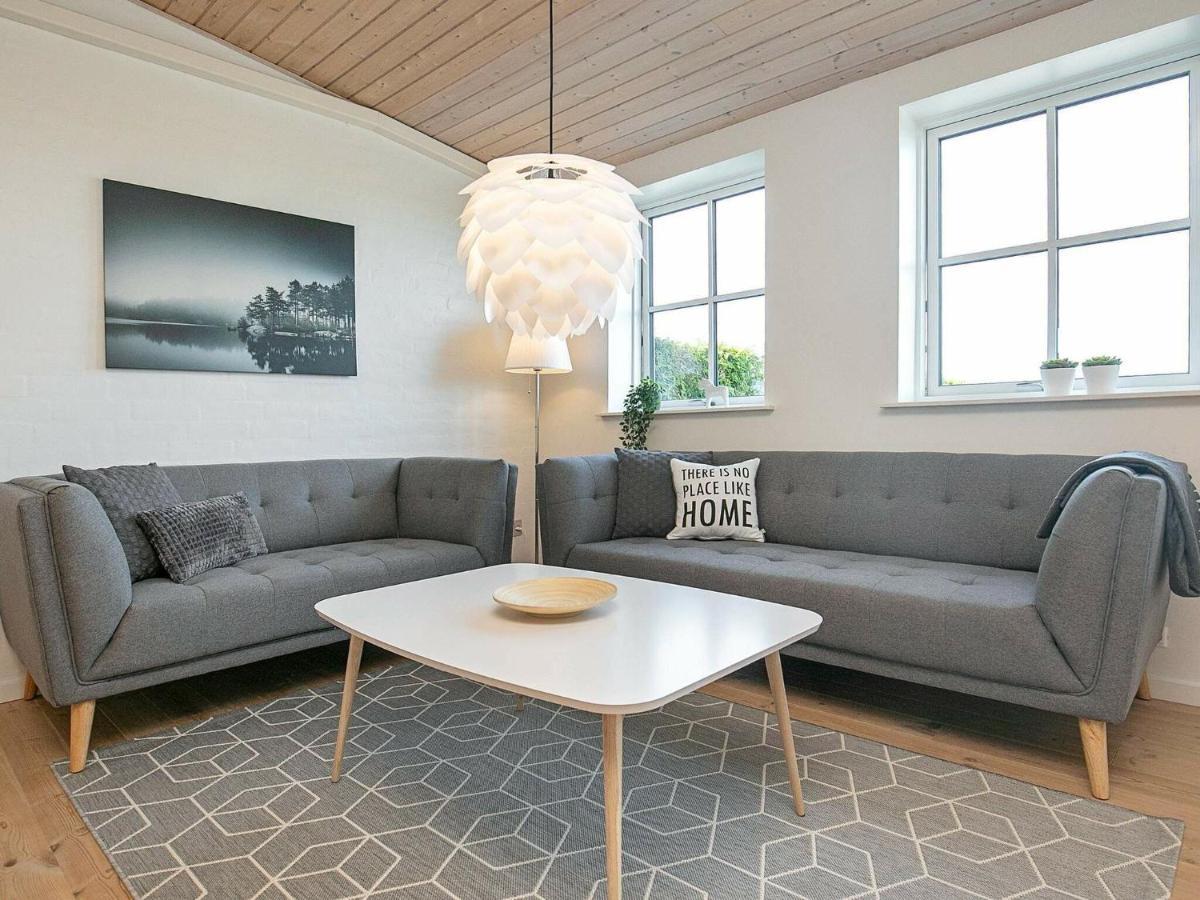 6 Person Holiday Home In Fåborg Стая снимка